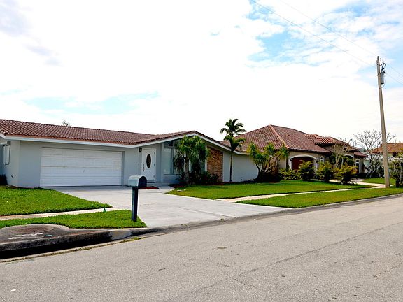 2nd image of 306 Kent Dr