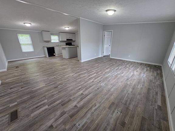 5th image of 1636 West Rd