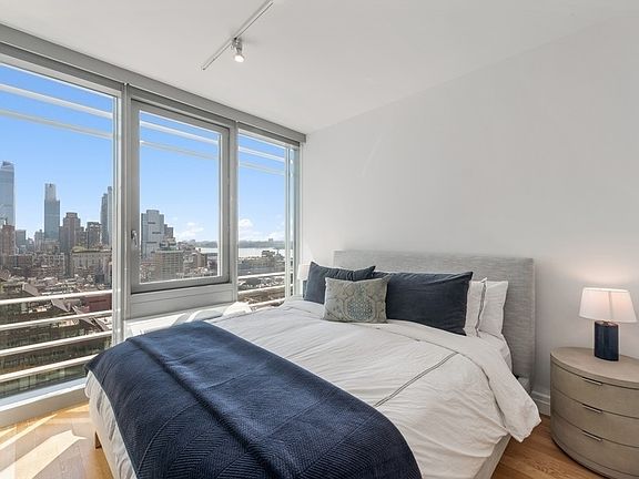 4th image of 550 W 54th St APT 23K