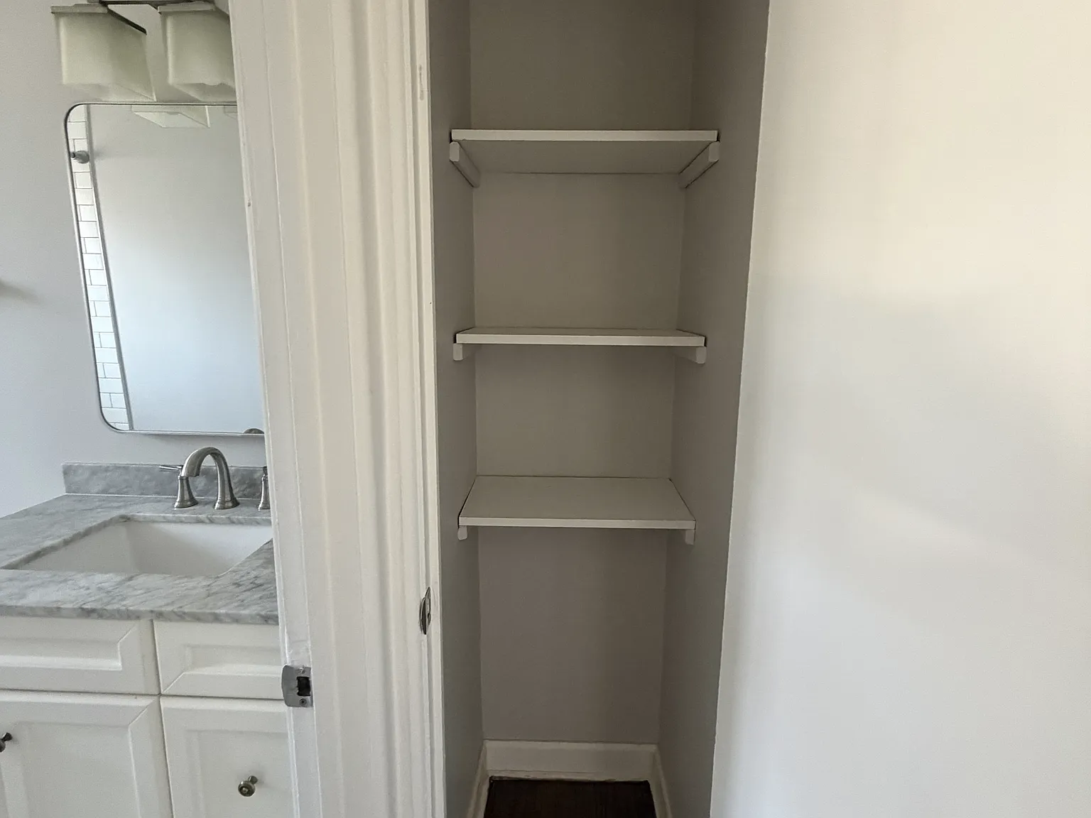 2 bed, 690 sqft, $1,950 — Photo 2
