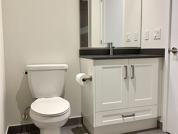 3rd image of 99 John St #2305