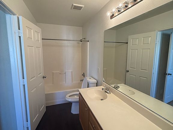 4th image of 633 Twilight Blue Ave