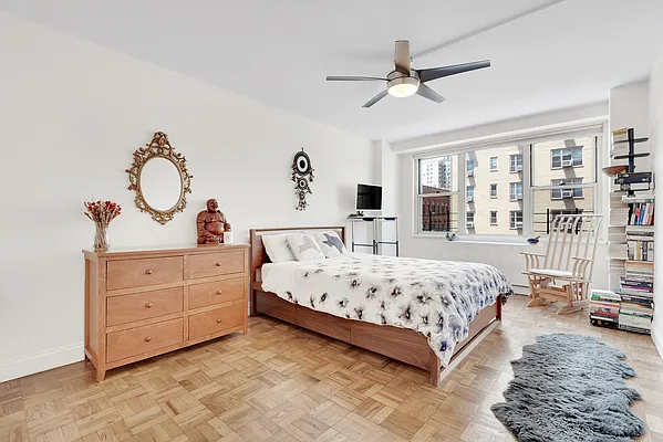 Sold by Modern Spaces | media 3