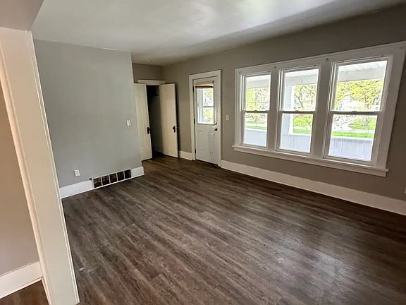 3rd image of 3548 Willys Pkwy #2