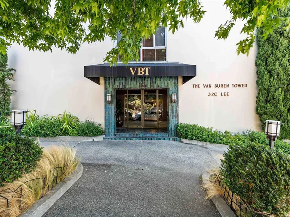 320 Lee St APT 402, Oakland, CA 94610