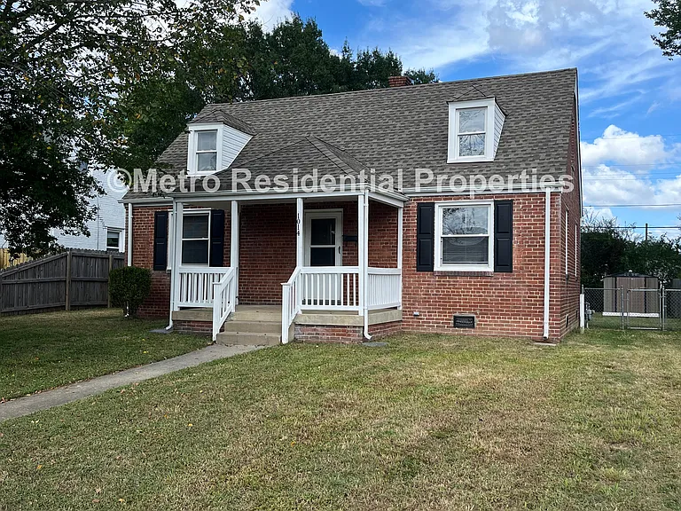 1014 Nelson St — Photo 1
