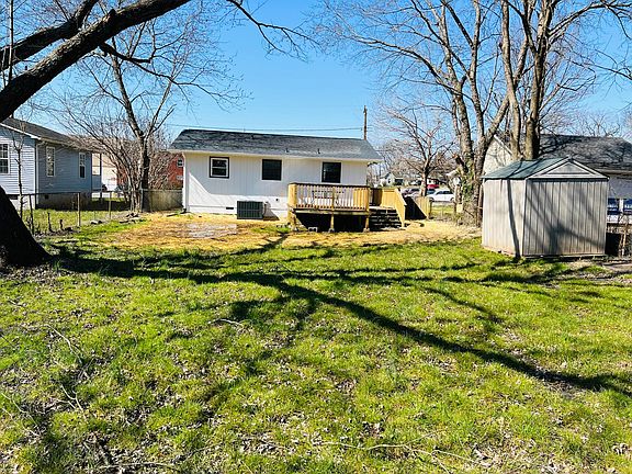 2nd image of 2724 Waverly St