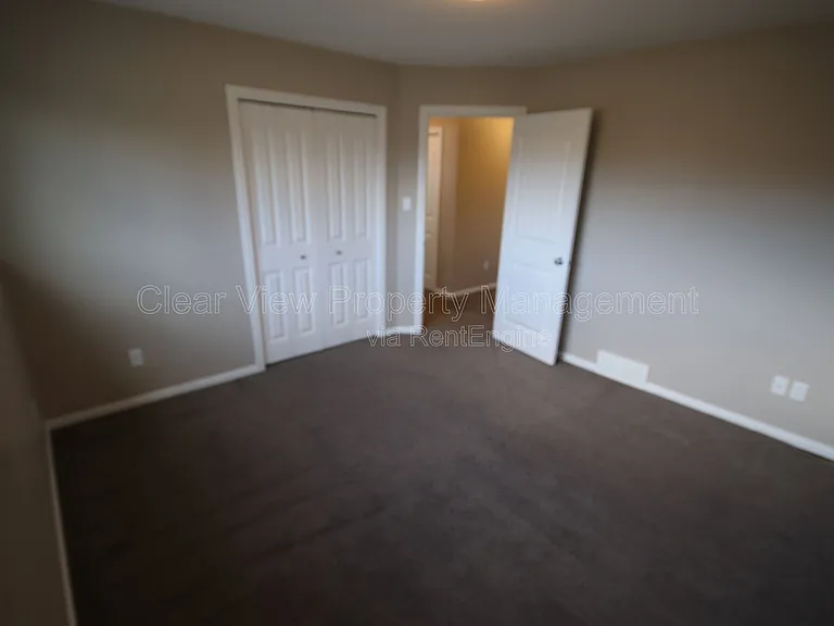 704 Mount Sundance Ln W — Photo 6