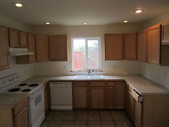 4th image of 8918 Lealan Ct SE