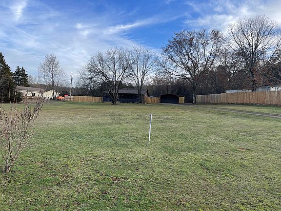 2nd image of 126 Cozart Pl