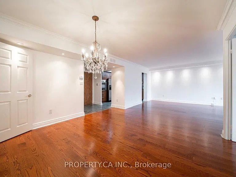 71 Charles St E #402 — Photo 7