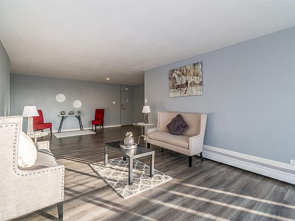 4th image of 1111 Ash St APT 605