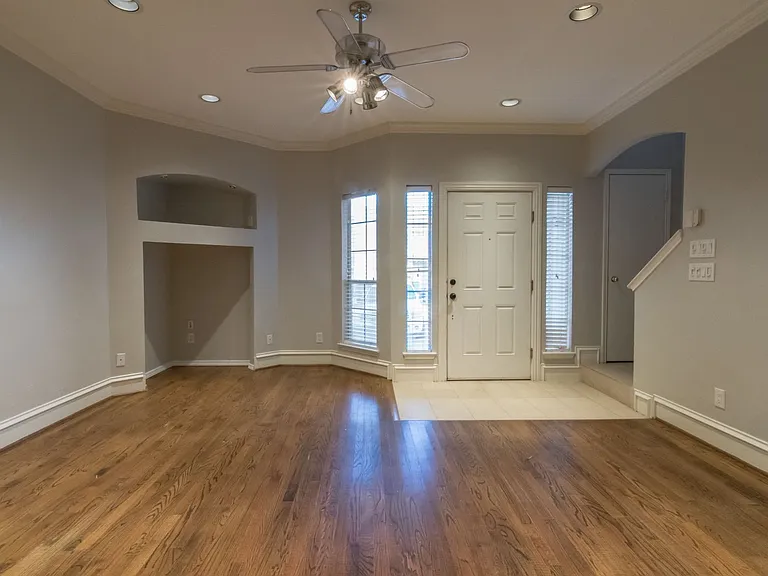 3904 Brandon Park Dr — Photo 1