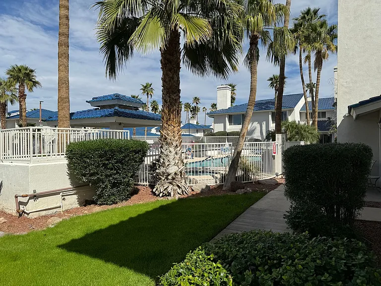1800 Clubhouse Dr #28 — Photo 28