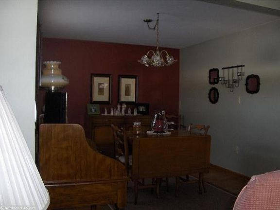 4th image of 300 Wood St N