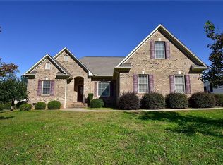 615 Carraway Dr, Graham, NC 27253