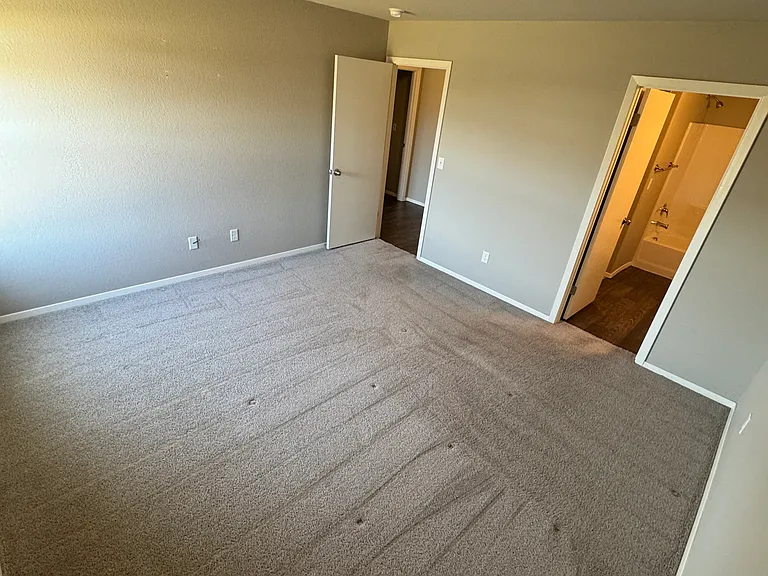 222 E Anabranch Ct — Photo 4