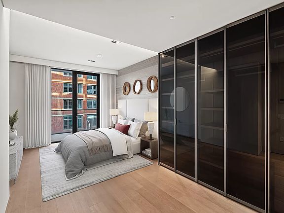 5th image of 522 W 29th St #B3