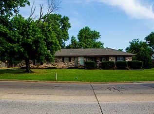 1109 E Main St, Moore, OK 73160