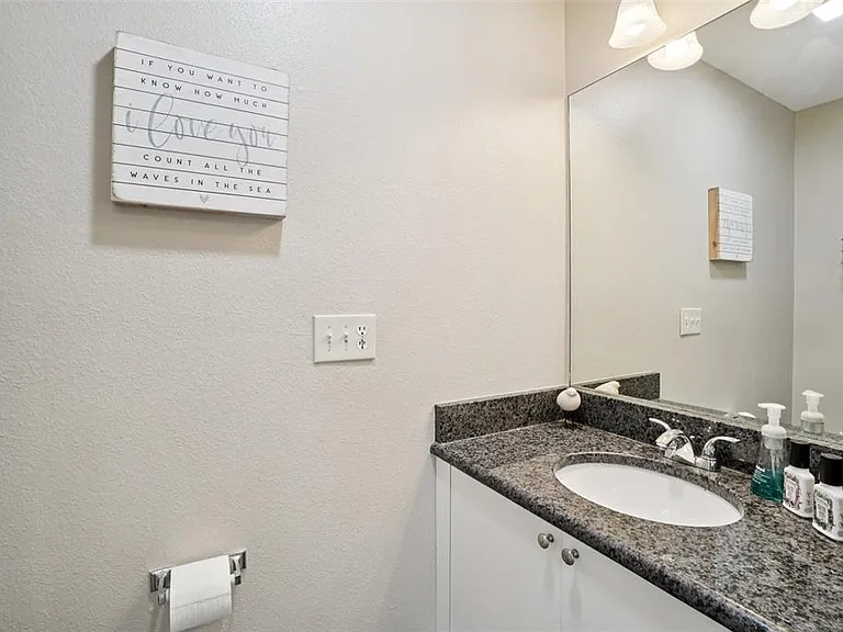 2243 Andover Cir — Photo 18