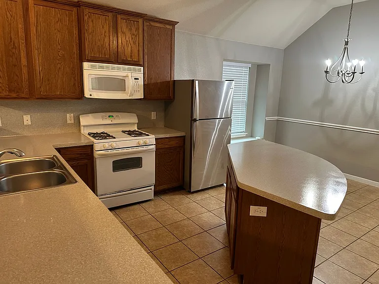 5209 Bald Cypress Ln — Photo 6