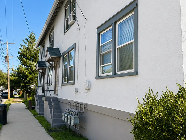 2441 Saint Xavier St — Photo 8