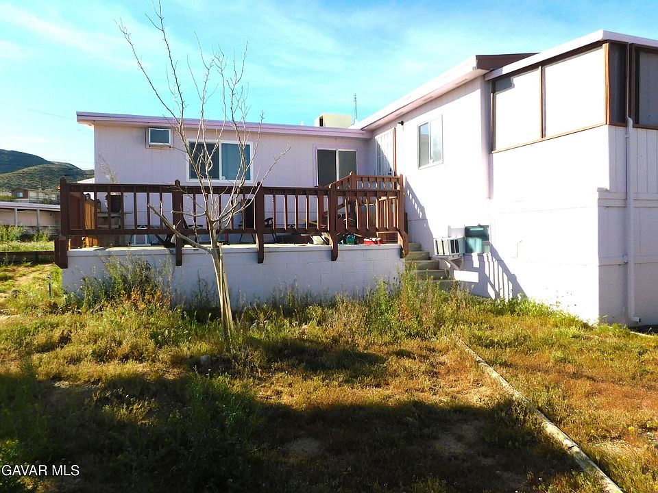 1st image of 27627 Comstock Ave