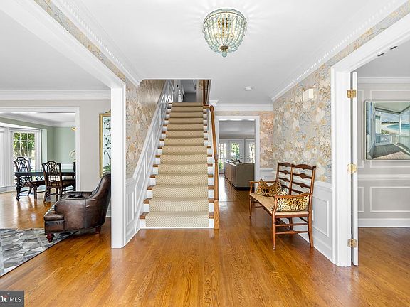 2nd image of 204 Massbury St