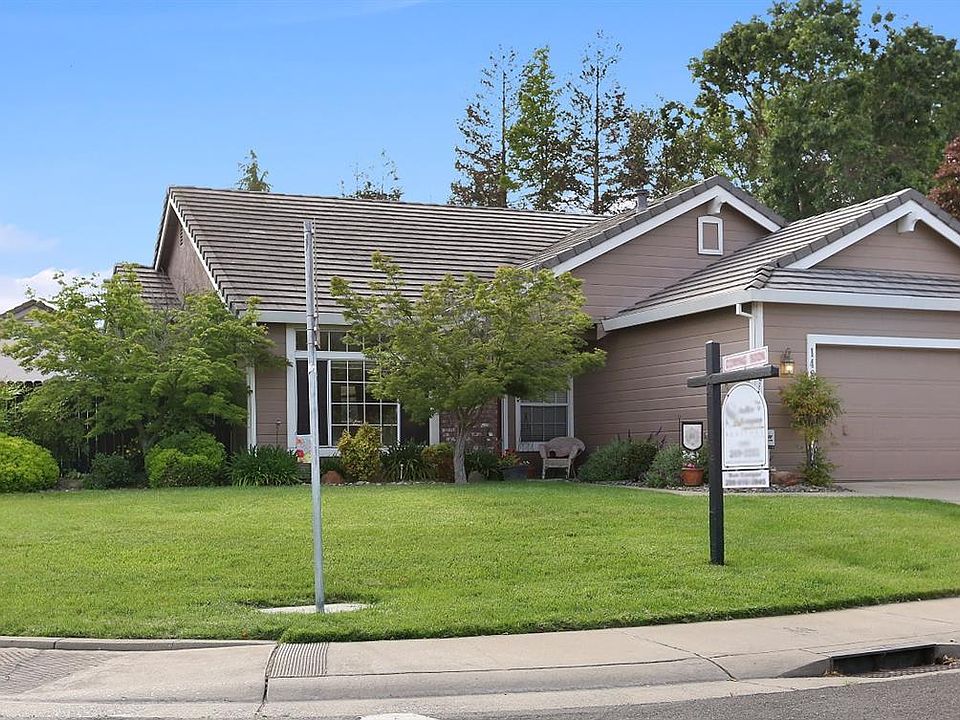 1st image of 148 Sterling Oak Dr