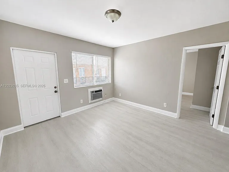 1920 Washington Ave #5 — Photo 6