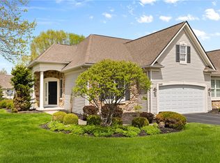 1040 Chapelhill Dr, Victor, NY 14564