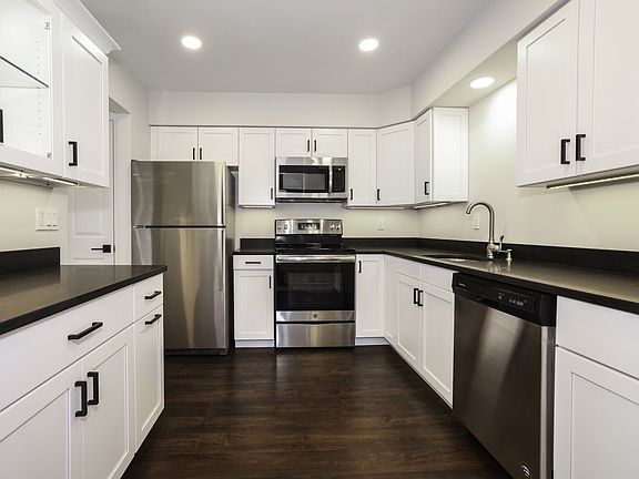 2503 Canterbury Way Mount Kisco, NY 10549 (016of 43 ).jpg