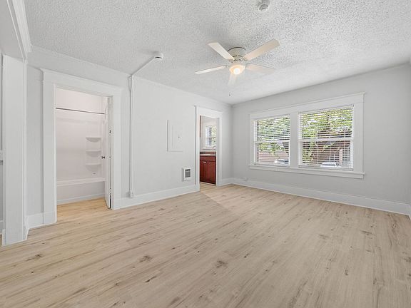 5th image of 1019 Burwell St APT 7