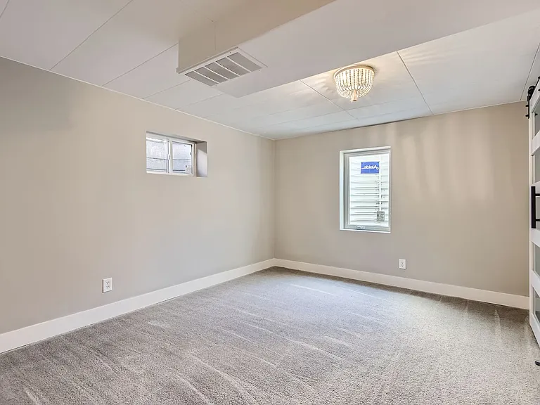3576 S Holly St — Photo 24