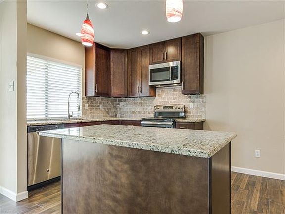 5th image of 2301 Versailles Dr