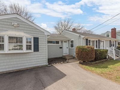 88 Knight St, Cranston, RI, 02920