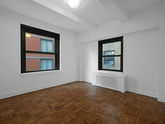 3rd image of 160 W 71st St APT 9C
