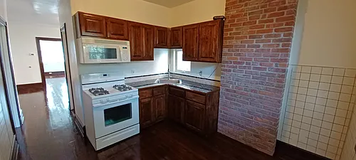 260 Bond St Photo 1