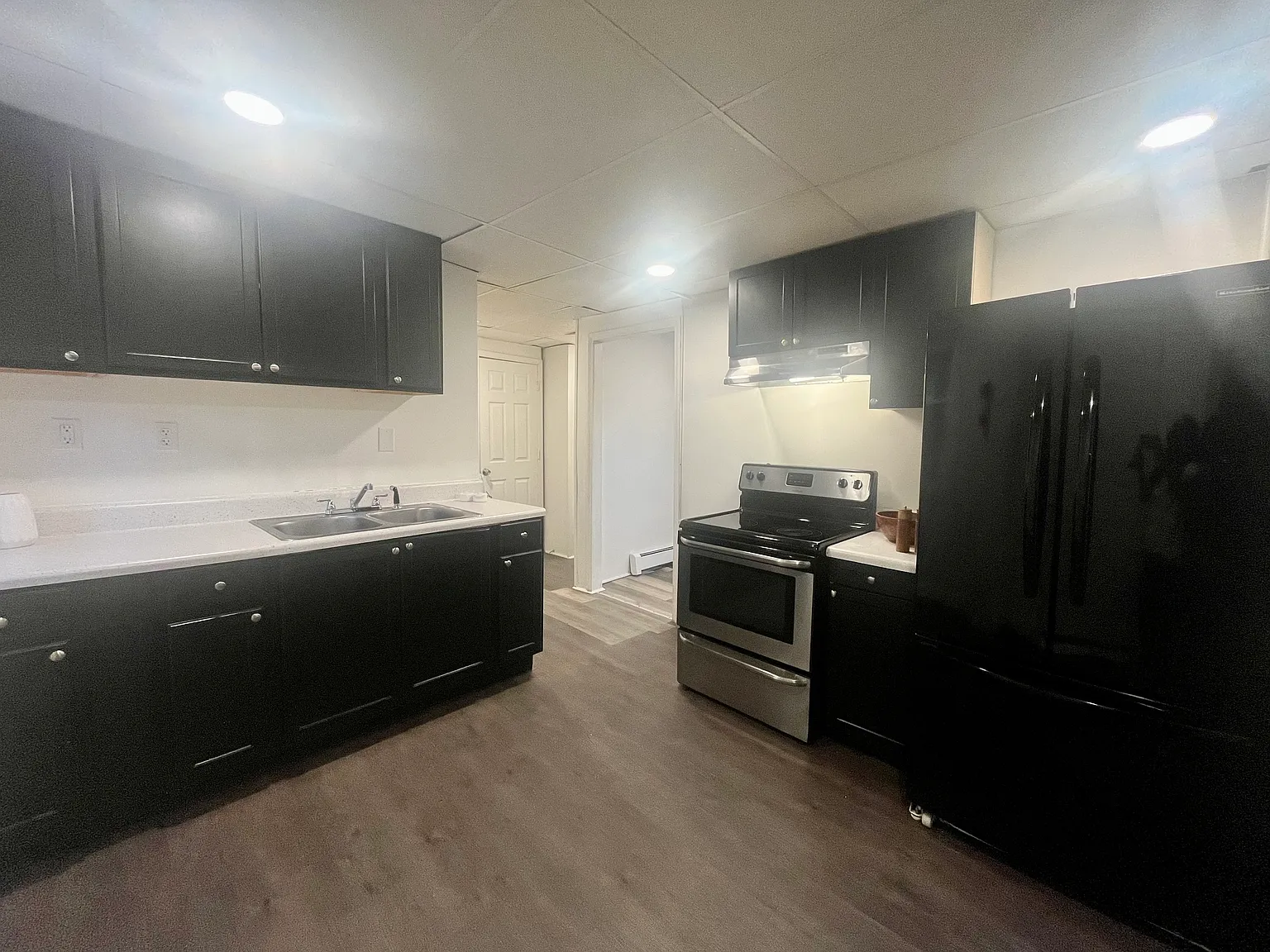 3 bed, $1,300 — Photo 3