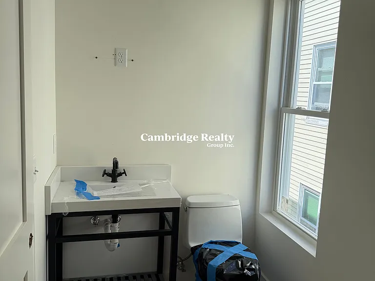 82 Marion St #2T — Photo 6