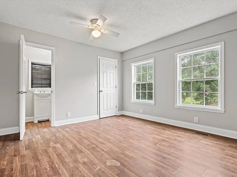 6112 Nazarene Rd — Photo 16