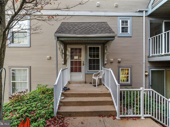 107 Sweetwater Dr, Cinnaminson, NJ 08077