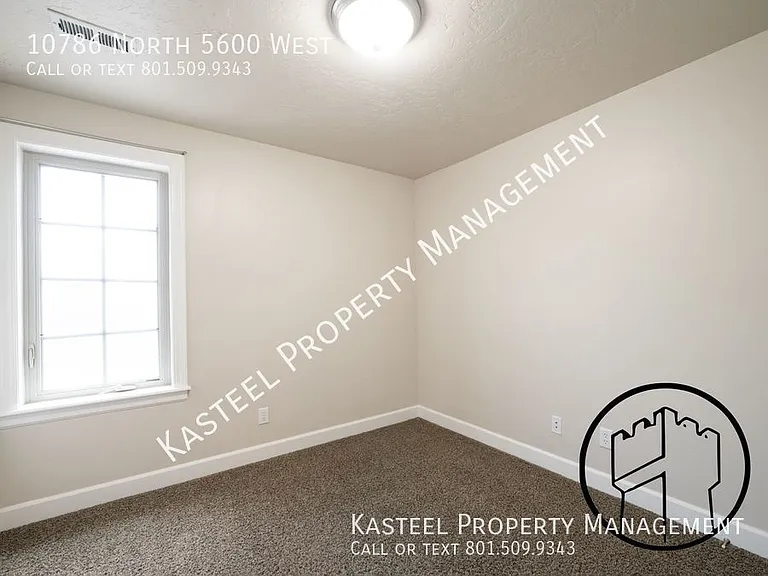 10786 N 5600 W — Photo 24