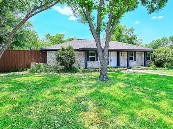 1810 Crest View Dr, Carrollton, TX 75006