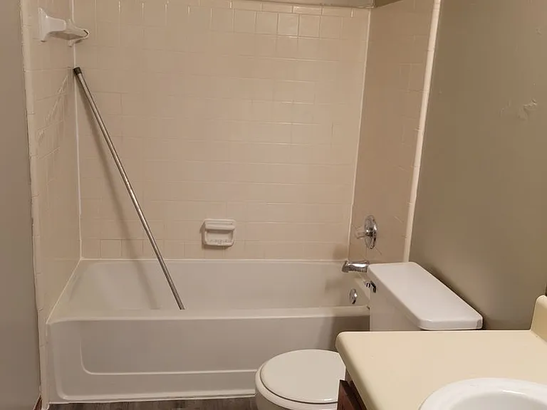 1342 Independence Dr #C — Photo 6