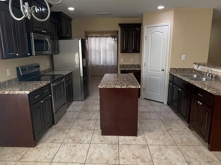4405 Thunderbird Ave — Photo 26