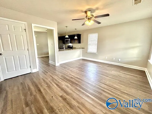 1089 Burwell Rd #F1 — Photo 3