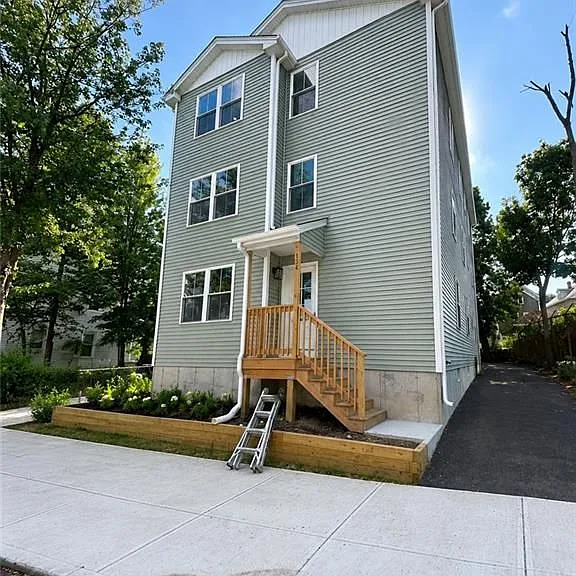 134 Florence St #2 — Photo 1