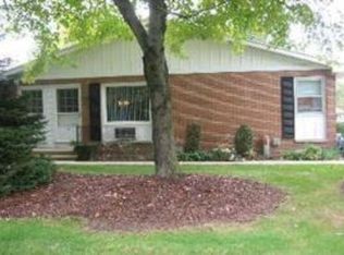 670 Andover St SE, Kentwood, MI 49548