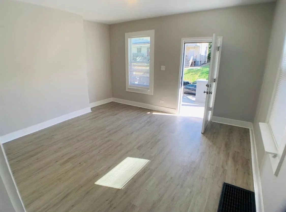 2329 Victor St — Photo 2